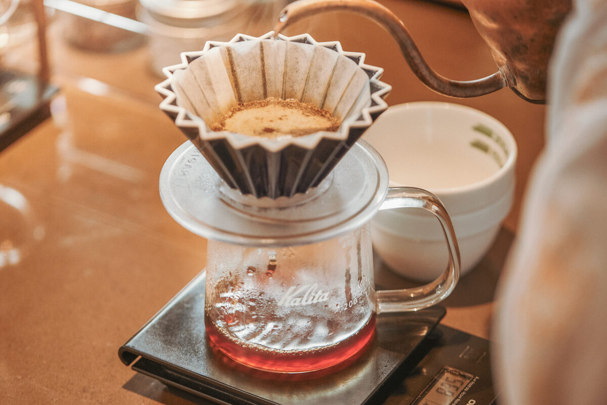 일본 에 있는 IMOM COFFEE ROASTERS 으로 스페셜티 커피를 내린다 02